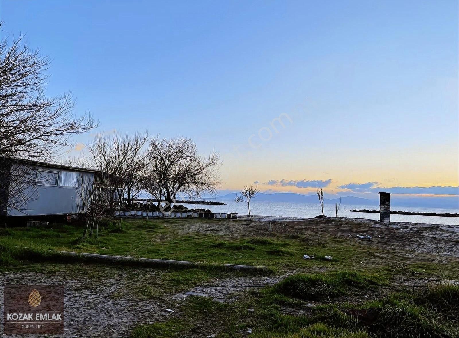 Ayvalık Altınova Profösörler Sitesinde Satılık Müstakil Ev