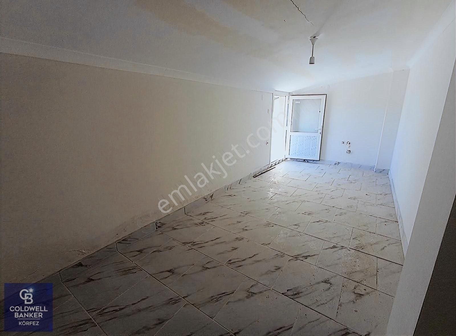 Burhaniye Müstakil 4+1 Triplex Villa