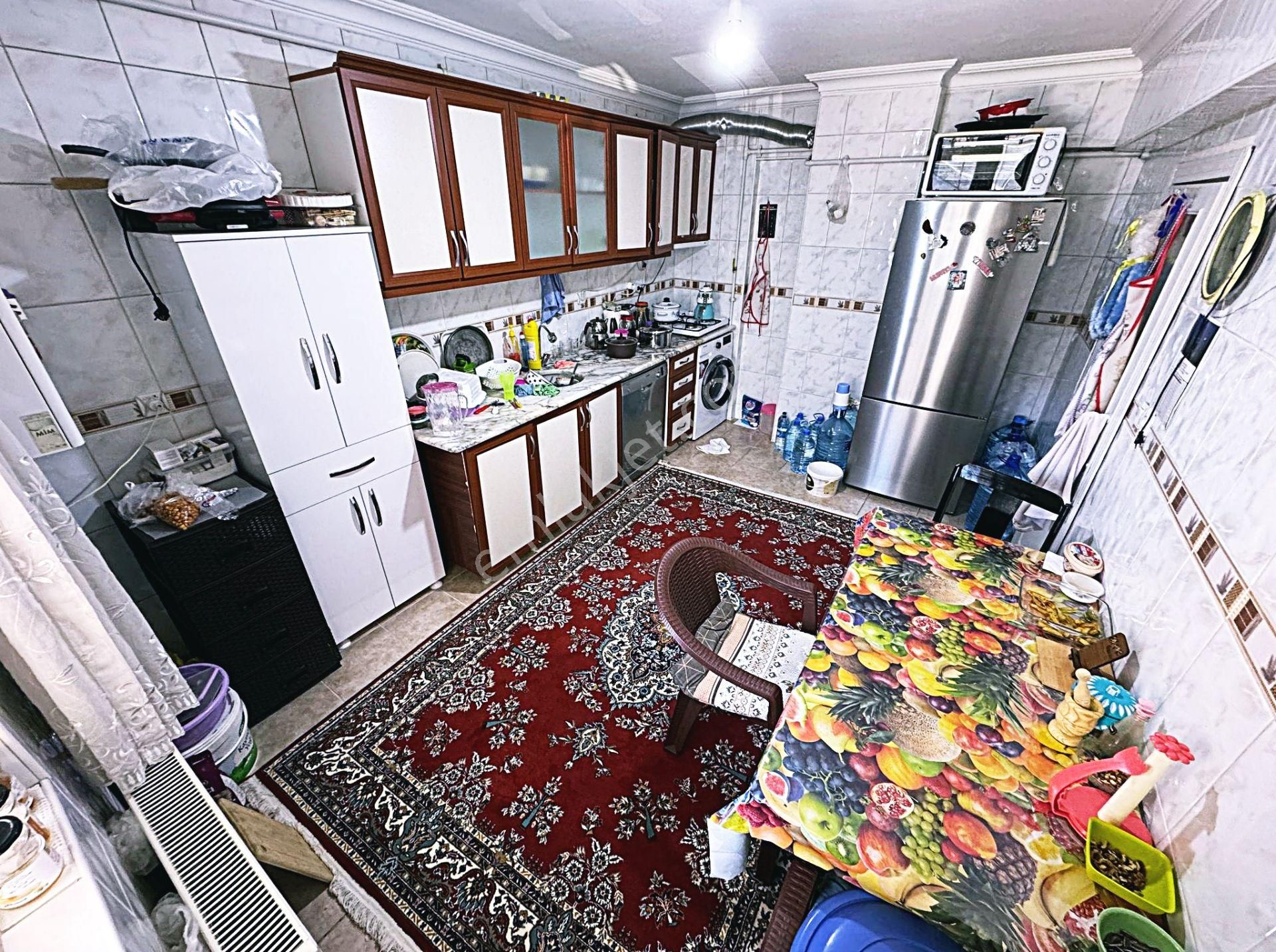 Cihandan Güventepe Cadde Üzeri Ayşe Tokur İlk Öğretim Yakını 3+1 Daire