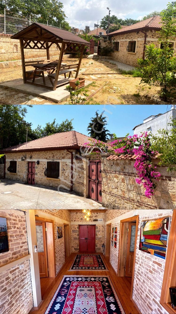 Kaleiçinde Lüks Yapılı 2+1 Villa - Görsel 3