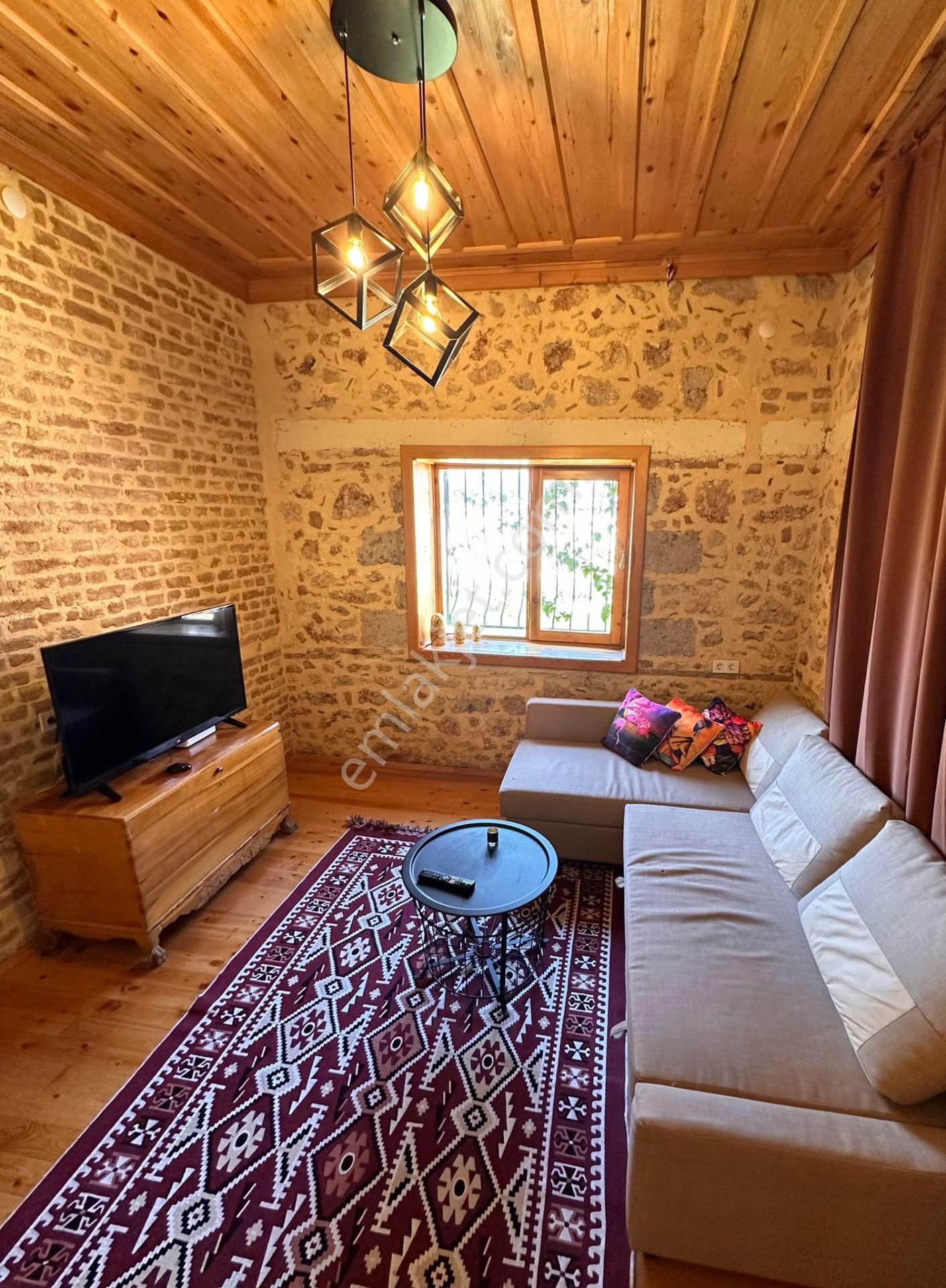 Kaleiçinde Lüks Yapılı 2+1 Villa - Görsel 6