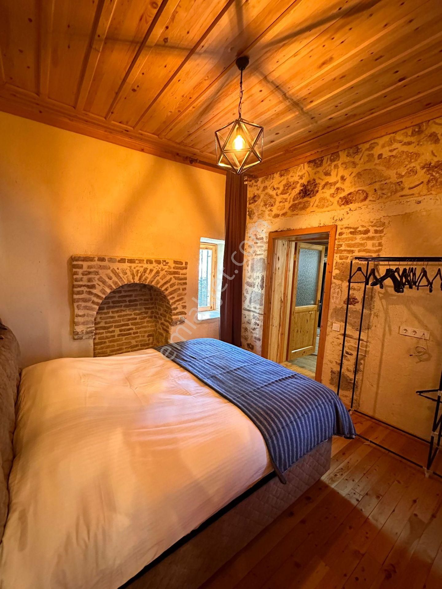 Kaleiçinde Lüks Yapılı 2+1 Villa - Görsel 11