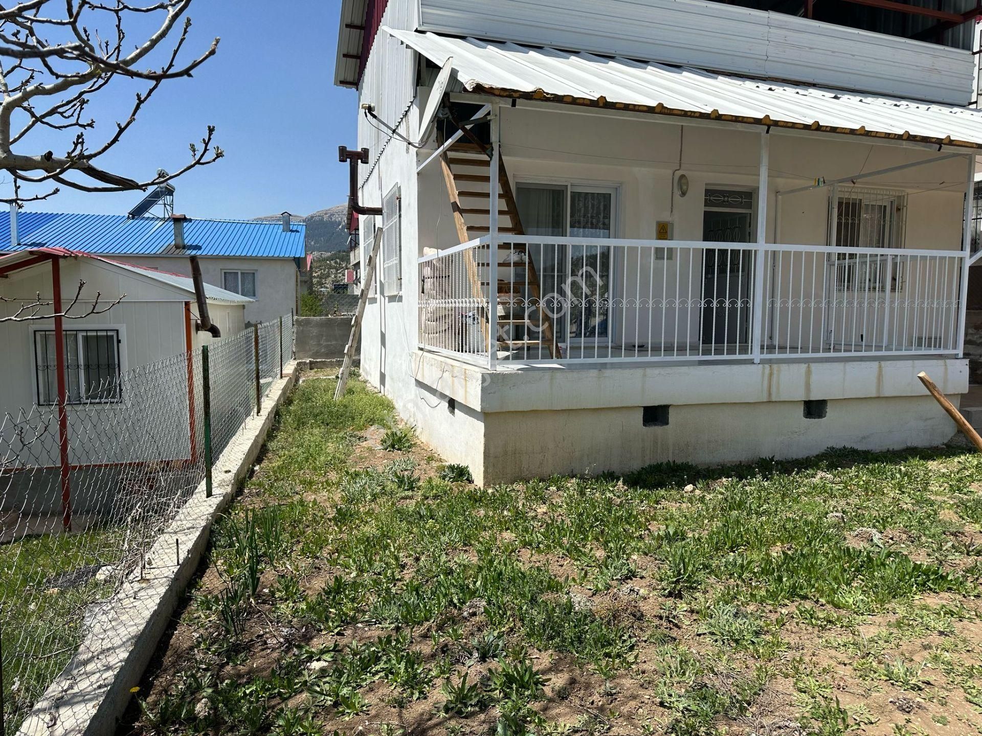 🏡 Satılık Göl Manzaralı Müstakil Ev – Mersin / Toroslar / Arslanköy Yaylası