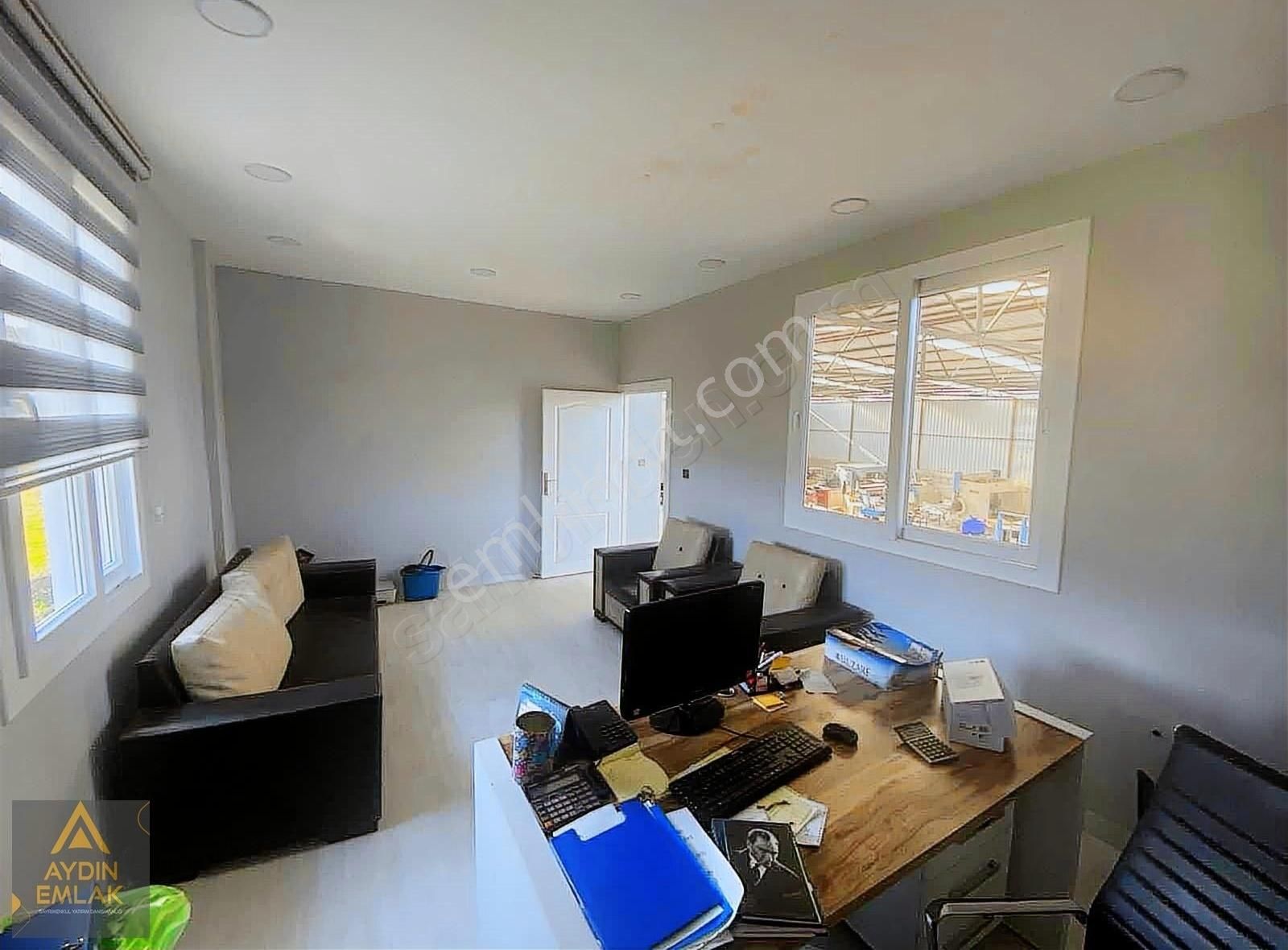 Aydın'dan Bozön'de Otobana Yakın Ofisli 1240 M2 Satılık Depo