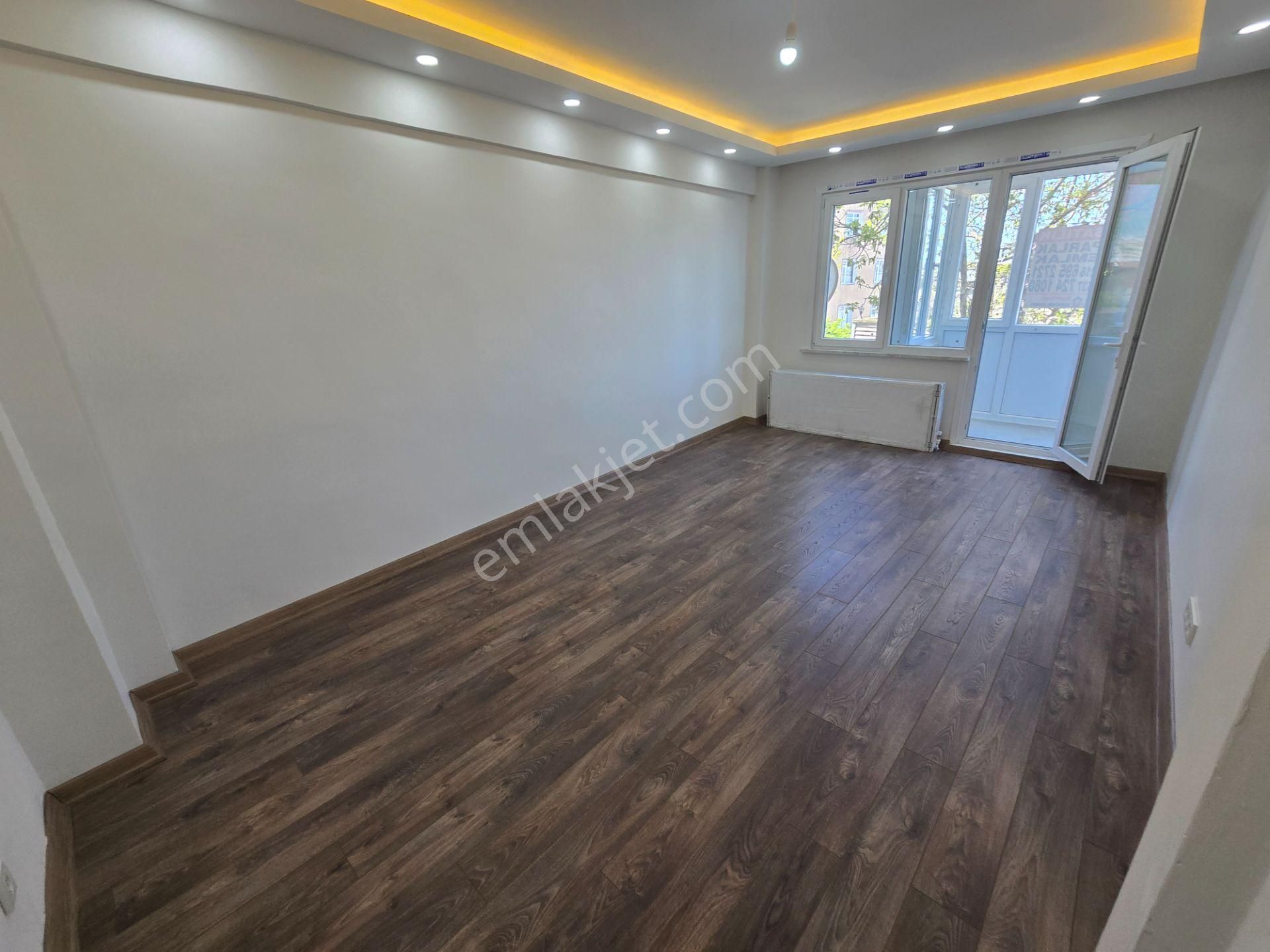 Deluxe 26 ' Dan İçi Yapılı Çift Cephe Balkonlu 2+1 85 M2 Daire