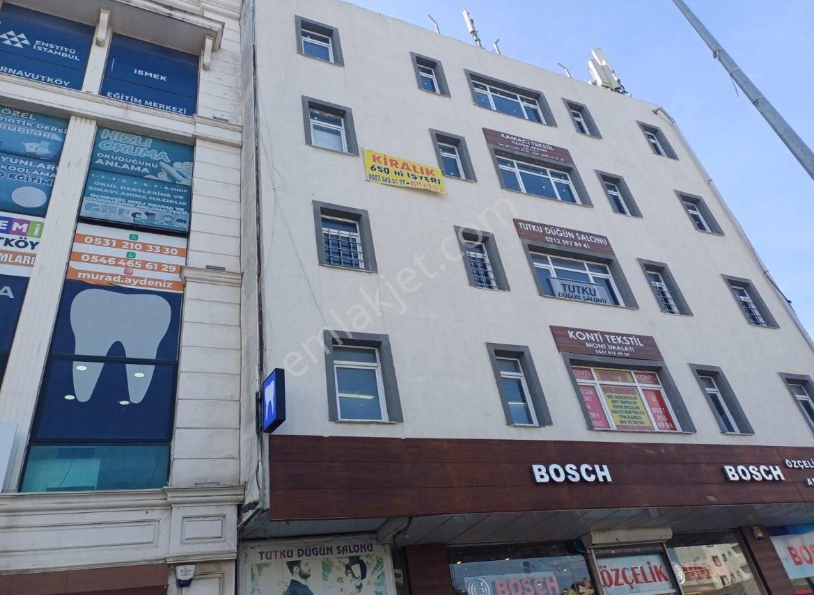 Arnavutköyde Kiralık İşyeri Merkezı Konumda