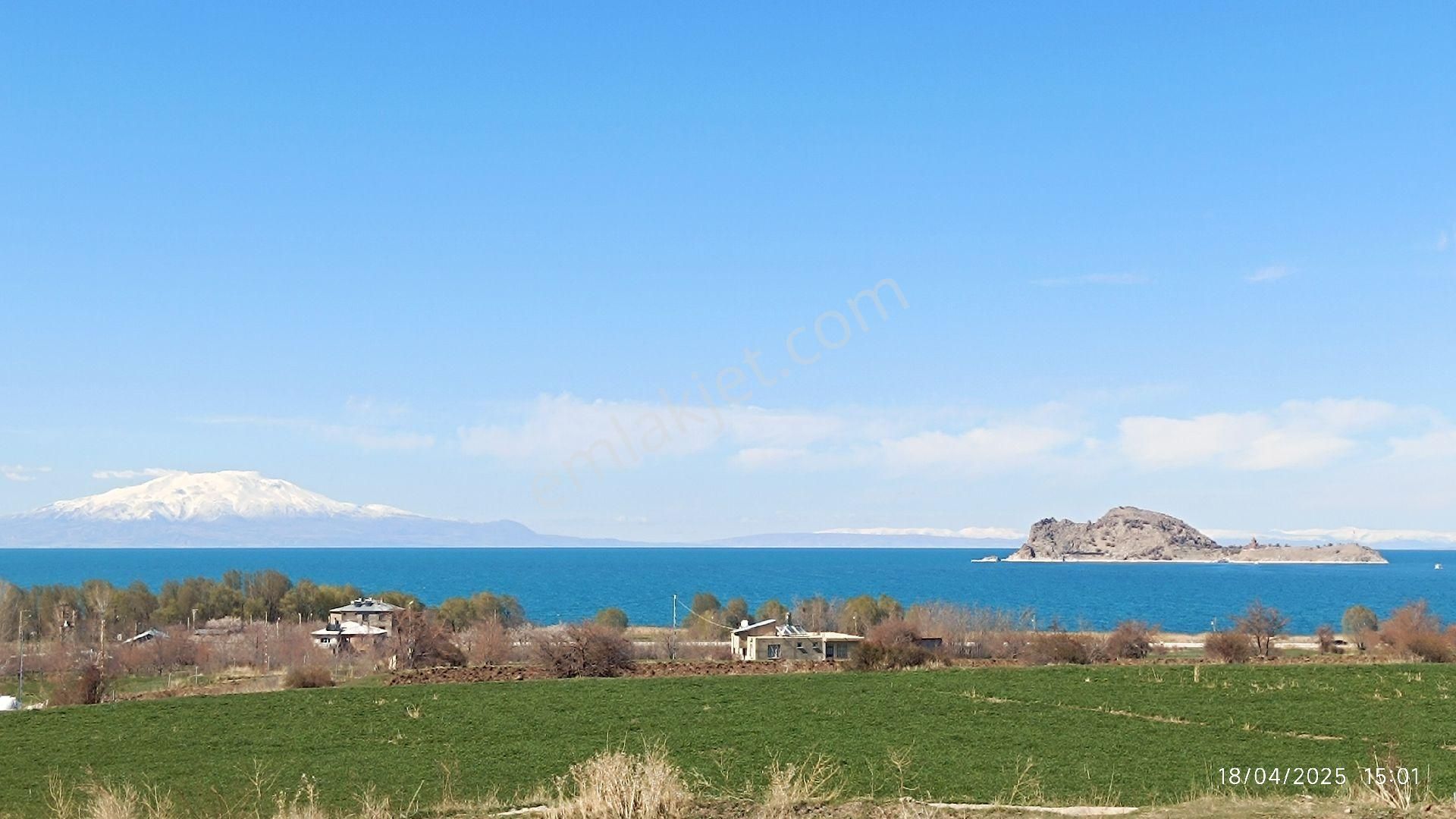 Yola Sıfır Sahile 150 Metre Yakınında Villalık Turizimlik Ahtamar Adası Karşısı İskele Yakın