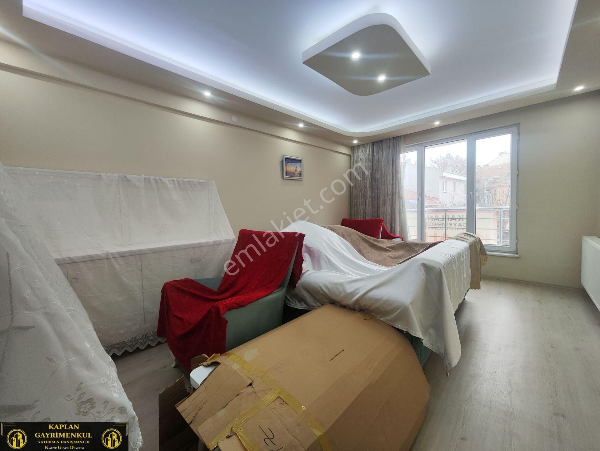 Kaplan Gayrimenkul’den Emek Mah. Dilek Cad. Yakını 2+1 90 M² Satılık Daire