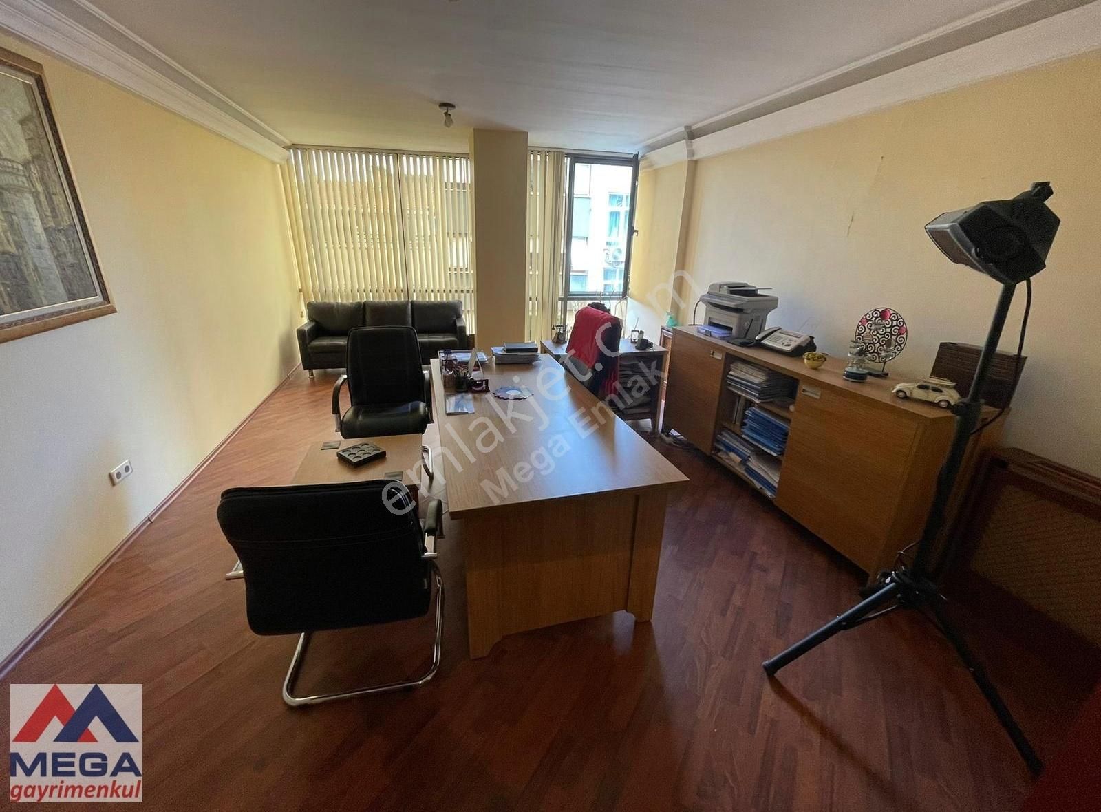 Bahariye Yakın Cam Giydirme Plaza Satılık Ofis