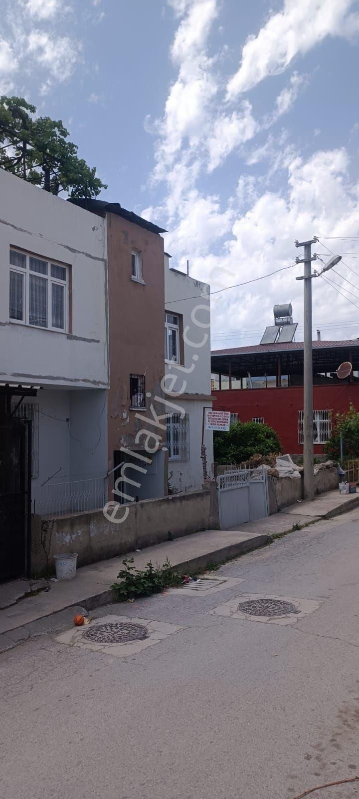 Bizim Emlak'tan Yarbay Şemsettin Mahallesinde 2 Katlı 2+1 Bahçeli Satılık Müstakil Ev