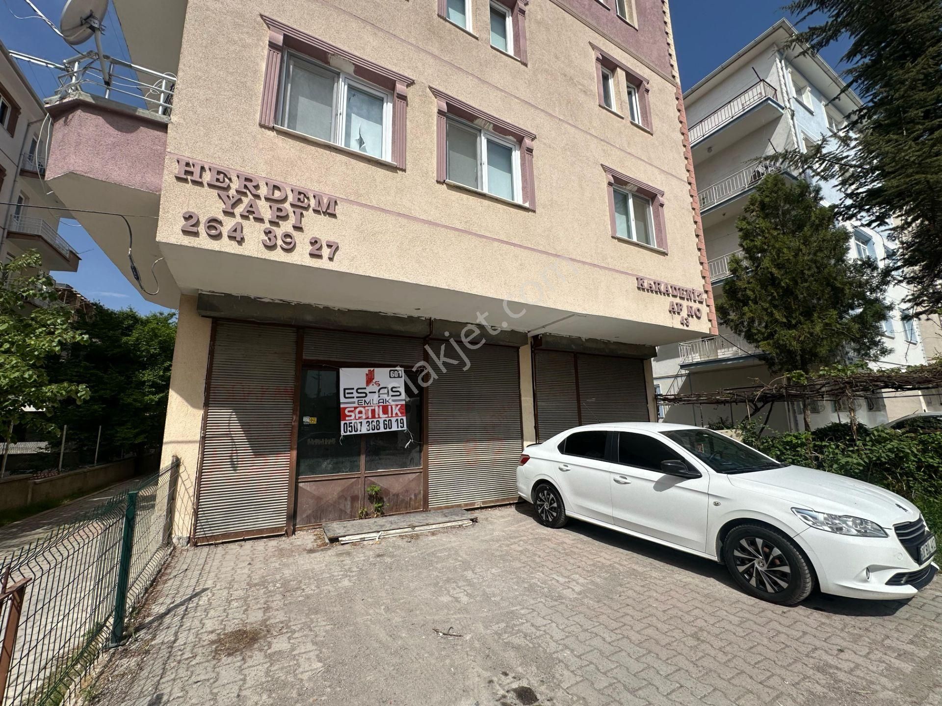 Plevne Mahallesinde 100m2 Depolu Caddeye Ulaşıma Yakın Satılık Dükkan