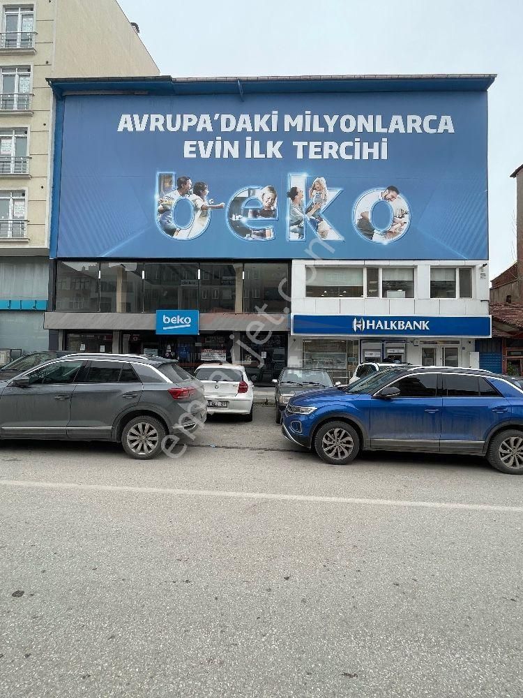 Güvenay - Çorum Askerlik Şubesi Karşısı Milönü Komple Bina
