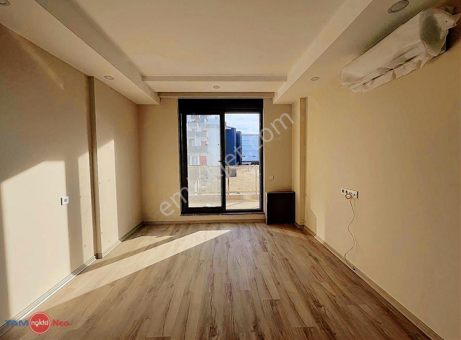Güzeloba'nın Sınırında Ara Kat Satılık 1+1 Daire