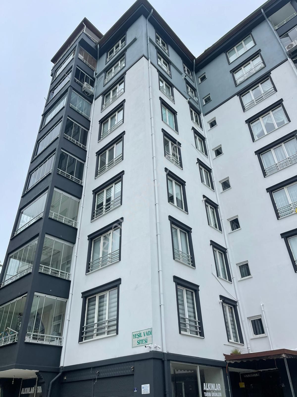Tuğba Emlaktan Atatürk Mahallesi Site İçerisinde Doğalgazlı Deniz Manzaralı Kiralık Daire…