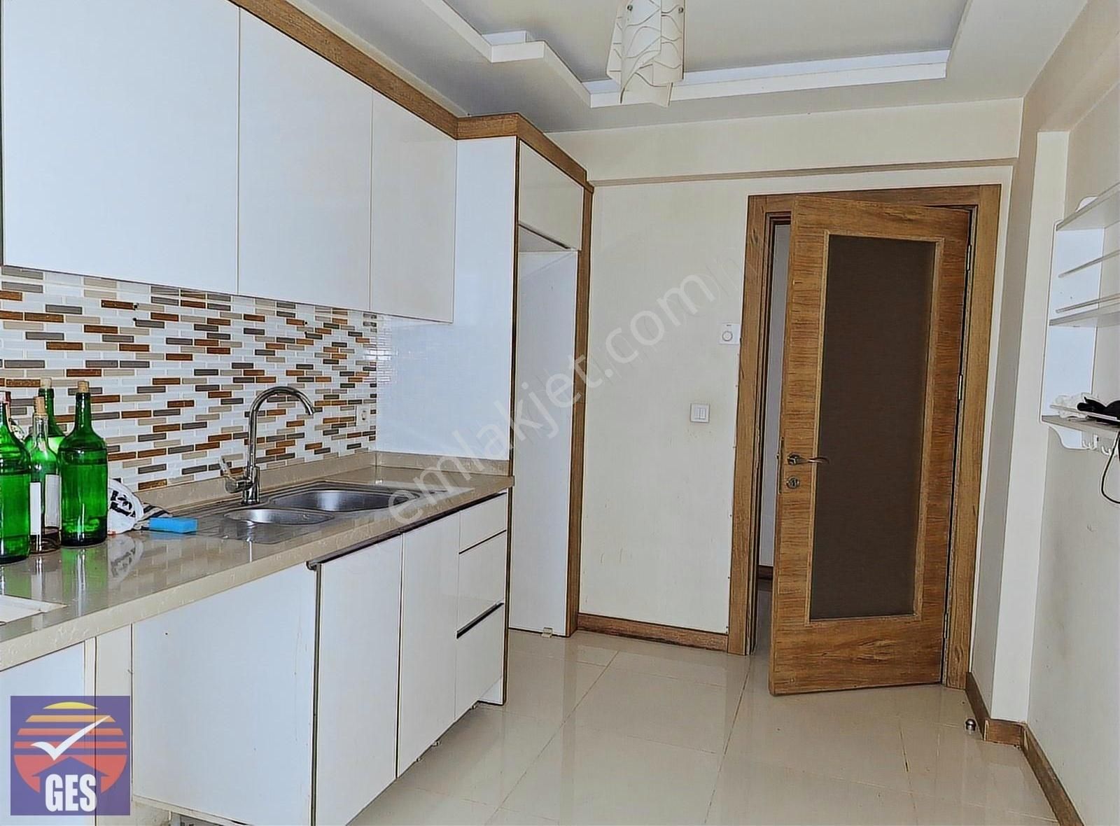 Yeni Bina Üçyol Metroya 2 Dk Doğalgazlı 3+1 125m2