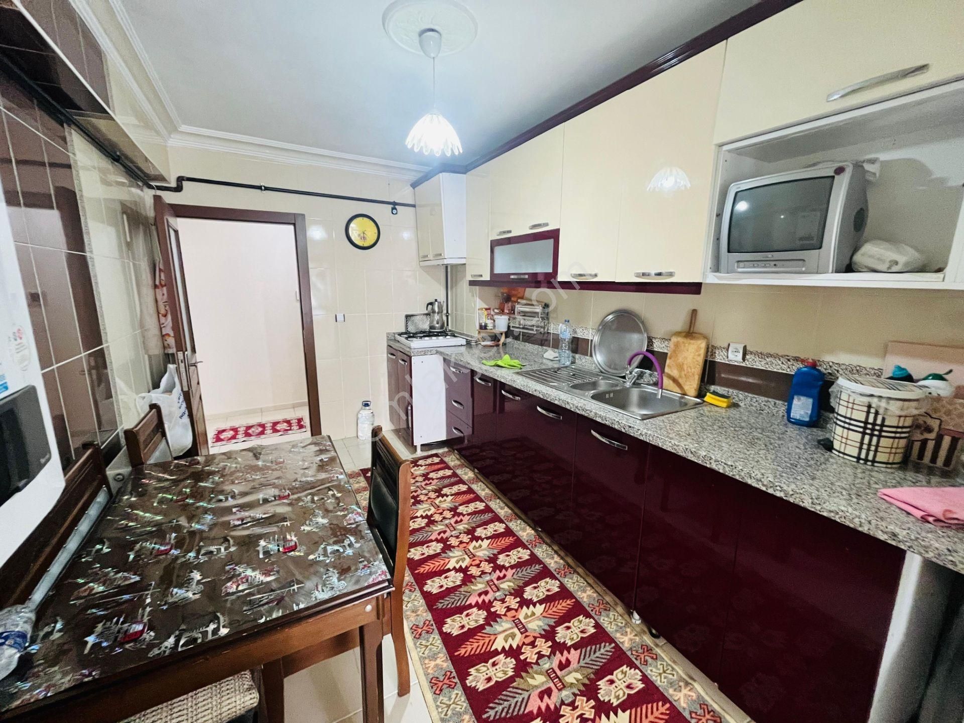 Aktif Emlak'tan Satılık 6+1 Teras Fırsat Daire !!!