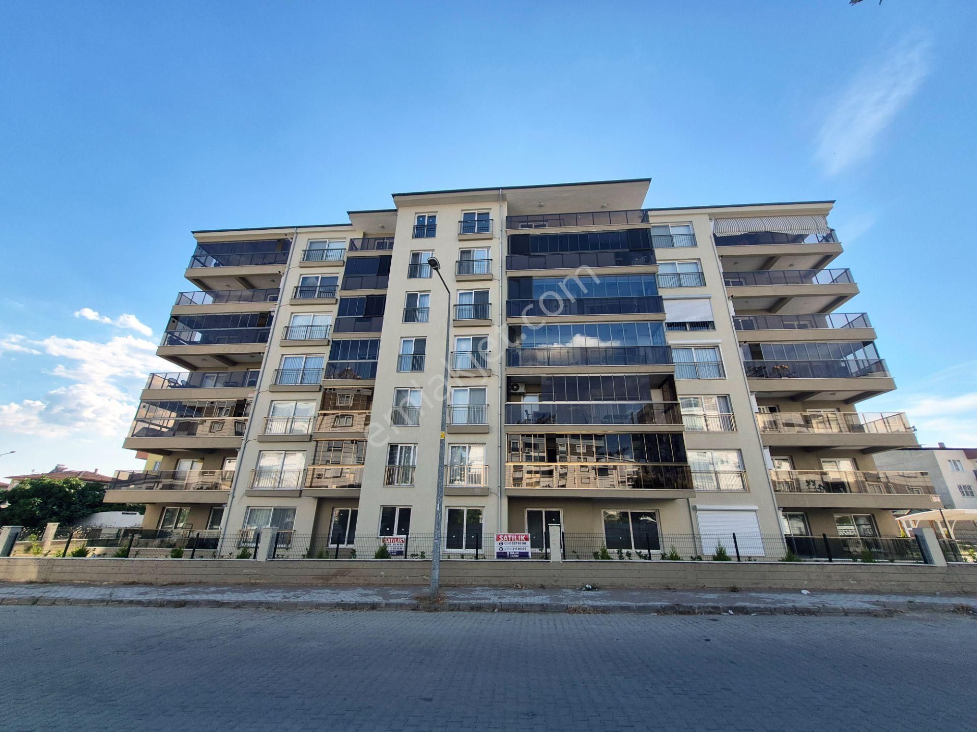 Şirinevler Mah.'de Site İçinde Zemin Kat 3+1 Kiralık Sıfır Daire