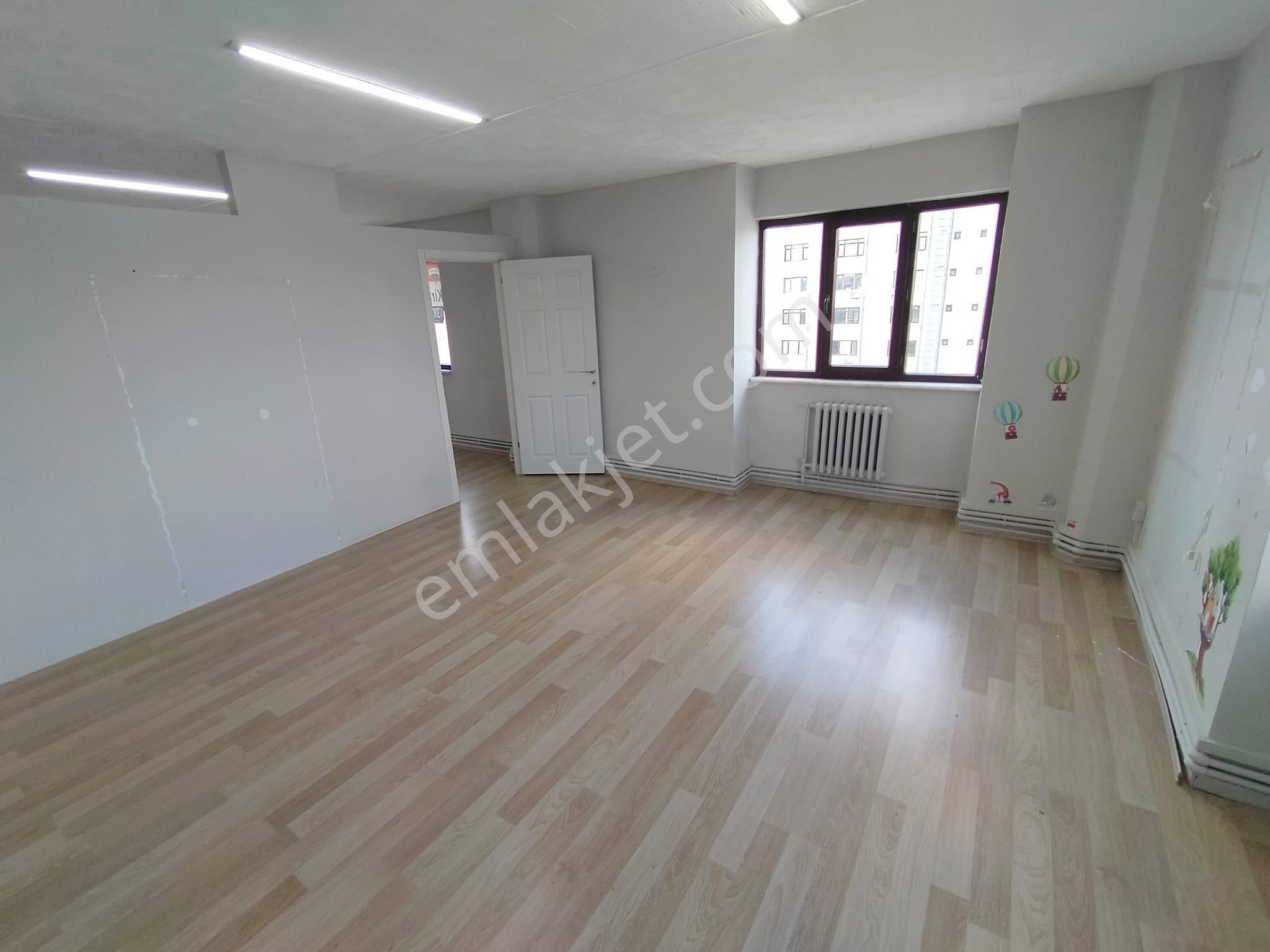 Ataşehir İçerenköy Kiralık Mutfaklı Ofis,