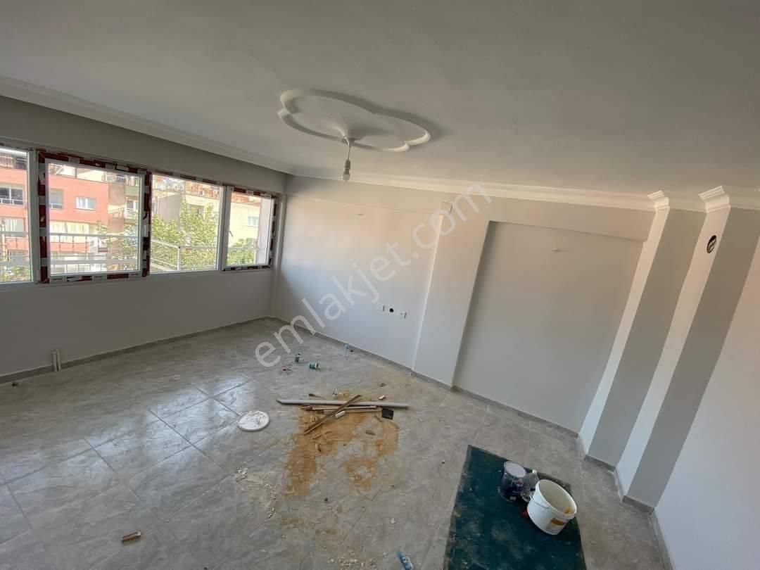 Turgutlu Satılık Yılmazlar Mah 140m2 3+1 5. Kat Niyazi Üzmez Okul Karşısı Tadilatlı Daire