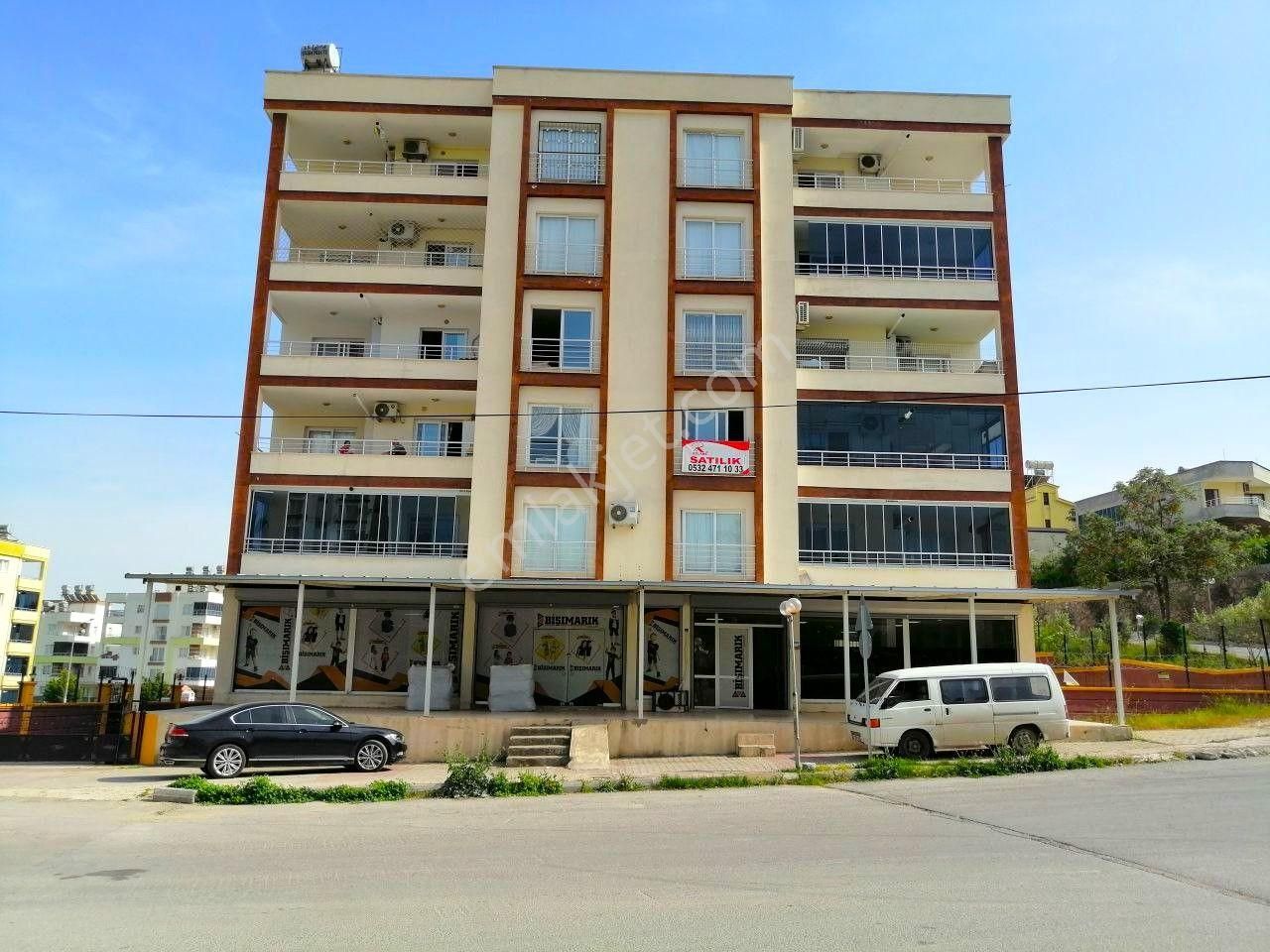 Site'de Şık Ve Geniş 4+1 Daire! 210 M², Doğalgazlı &cam Balkonlu