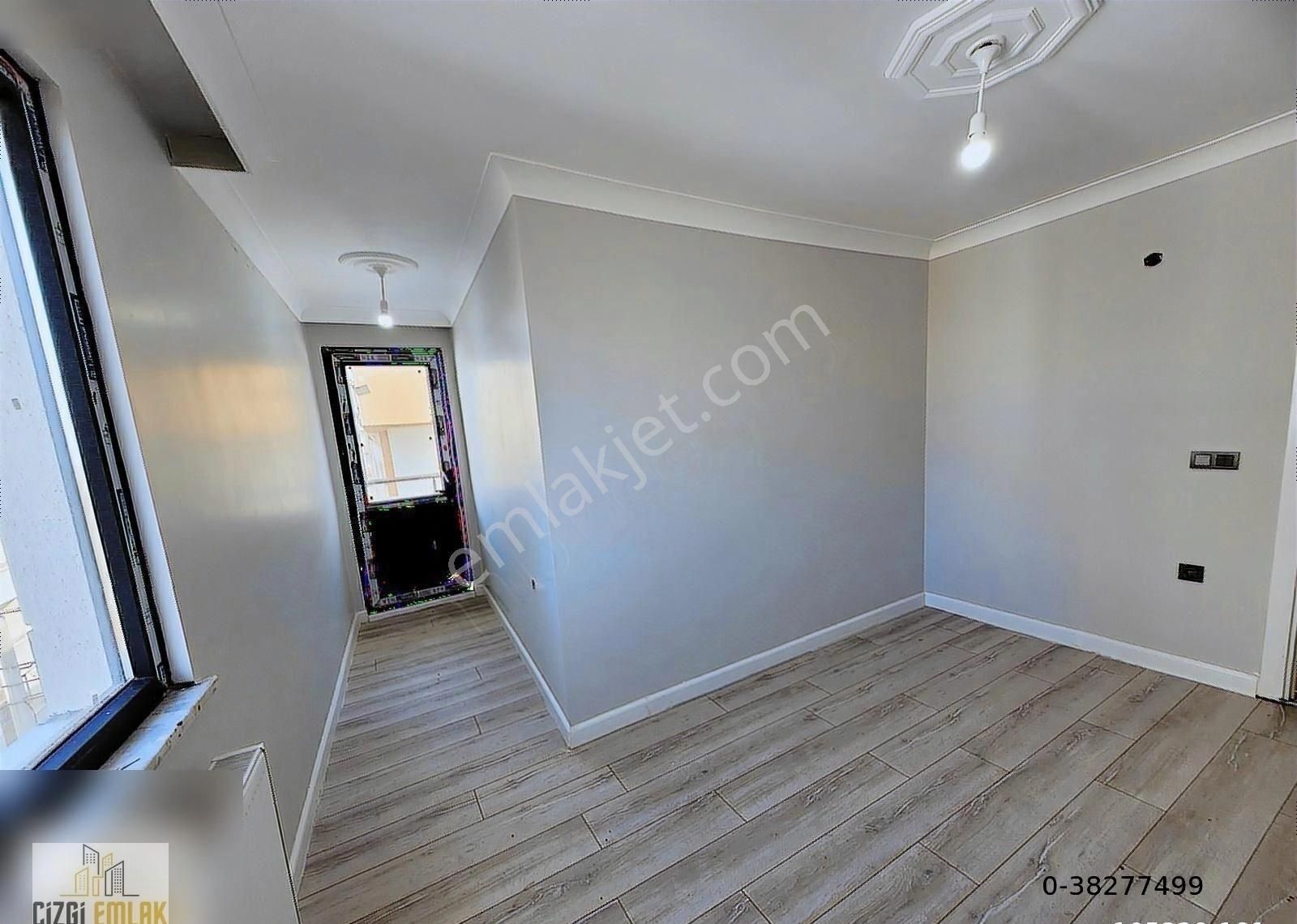 Köşklü Çeşme'de Lüks Sıfır Asansörlü 3+1 Dublex Daire