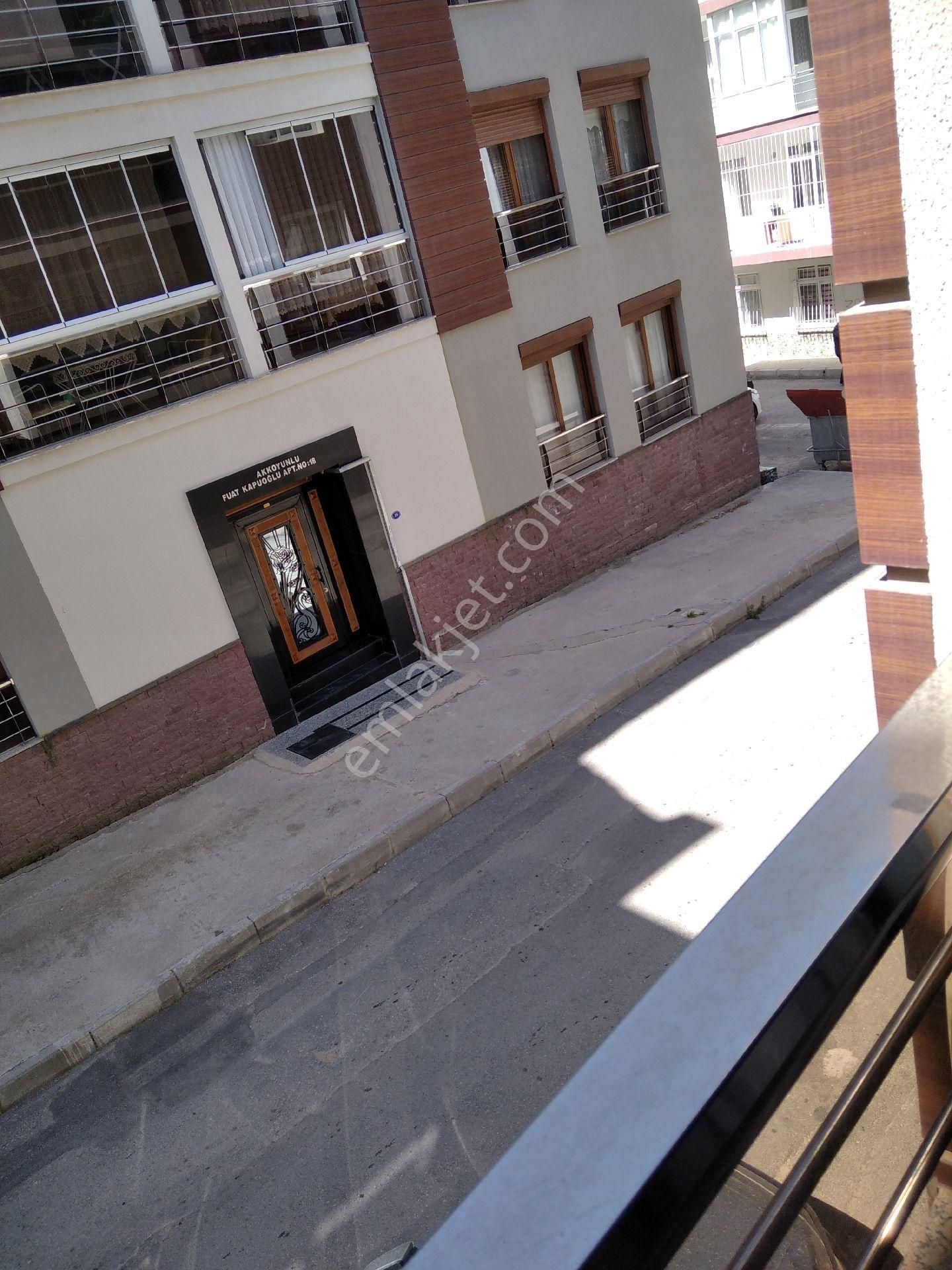 Balçova Ekonomii Üniversitesi Yakını Tertemiz Daire - Görsel 2