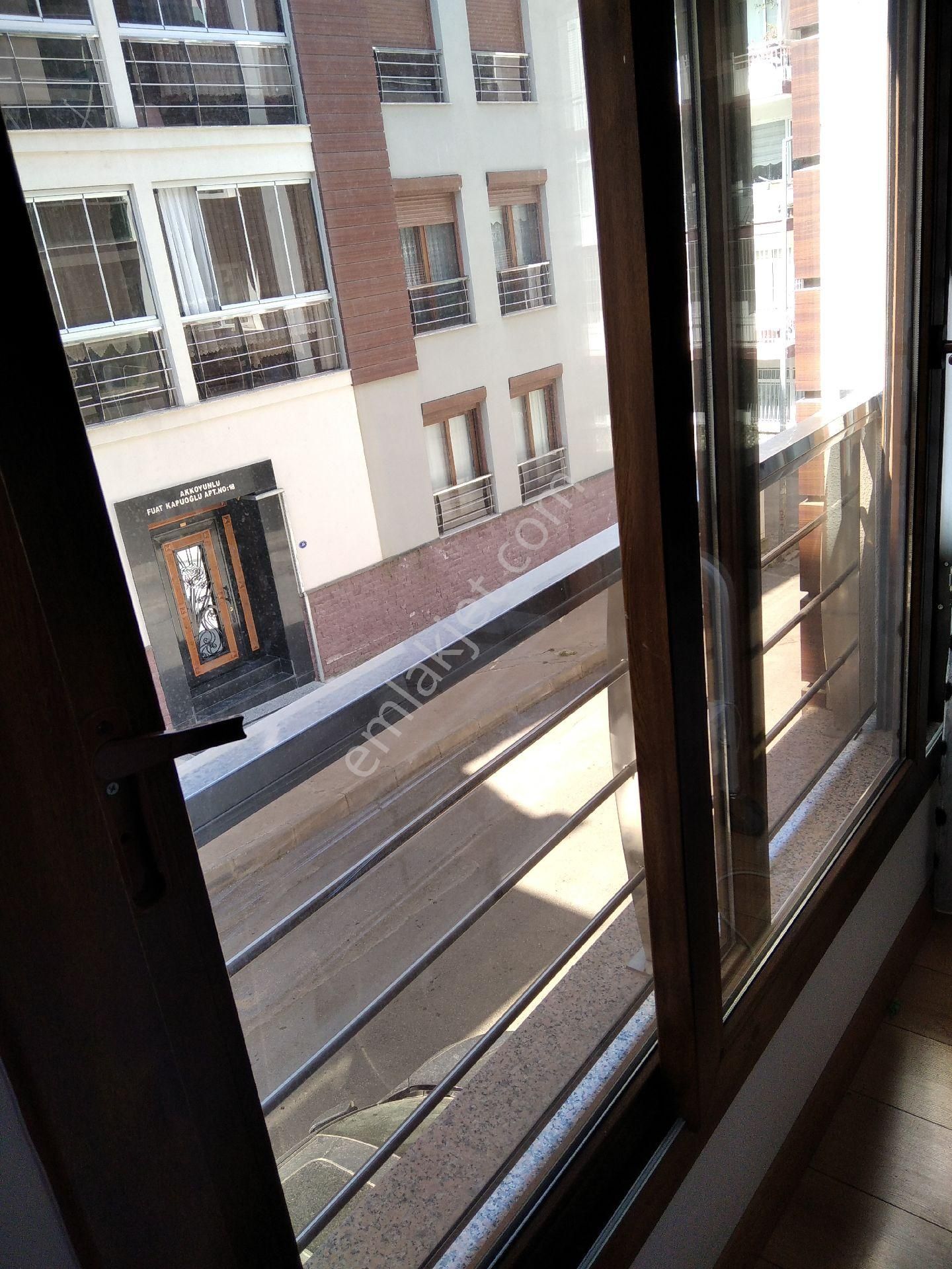 Balçova Ekonomii Üniversitesi Yakını Tertemiz Daire - Görsel 3