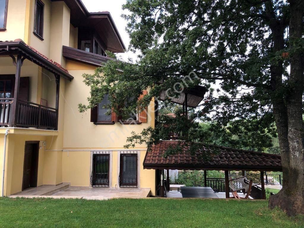 Altın Emlaktan Kocaeli Beykoz Villalarında Satılık Mükemmel Konumda Villa