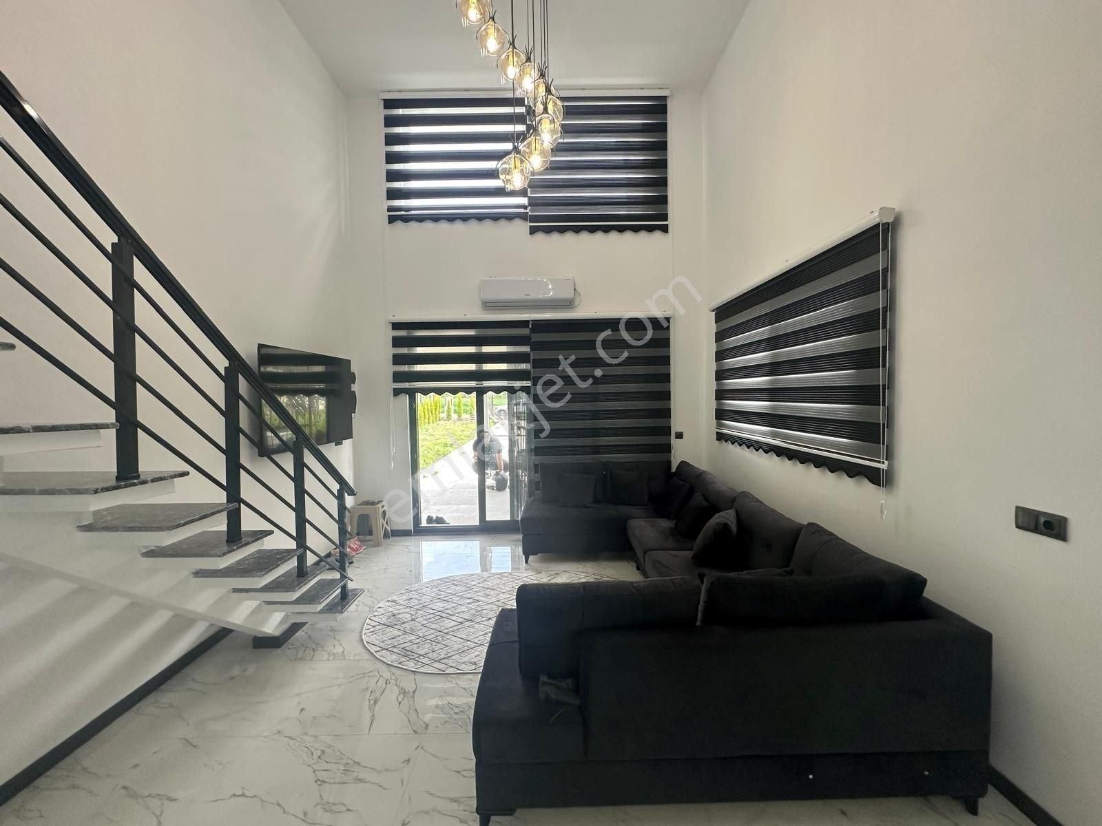 Cankurtaranda Lüks İşçilikli Müstakil İkiz Dubleks Sıfır Villa