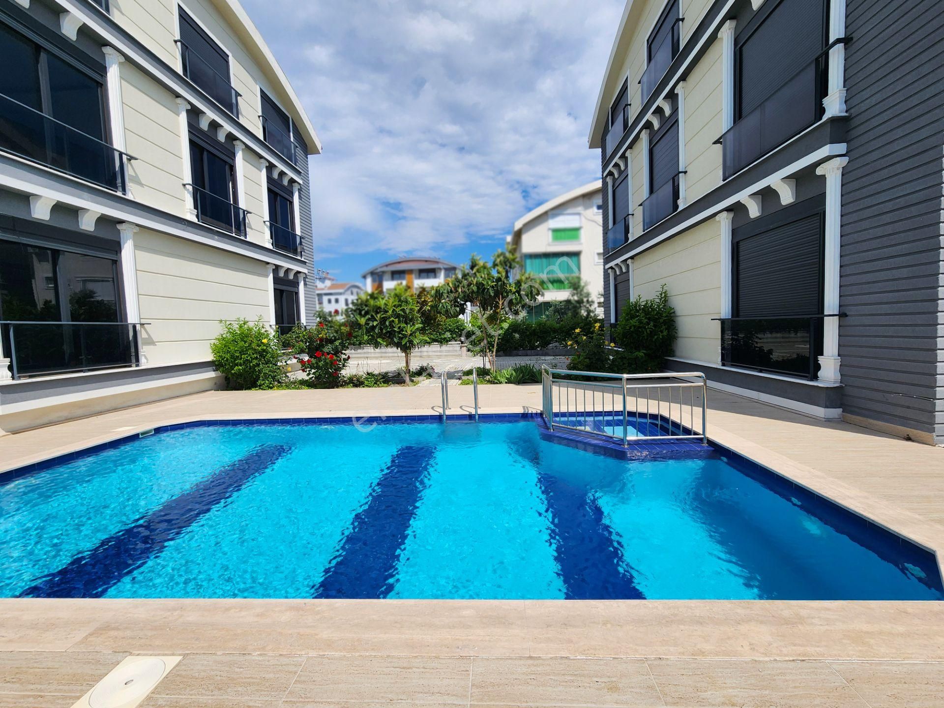 Manavgat Ilıca Mah Satılık Tripleks Villa