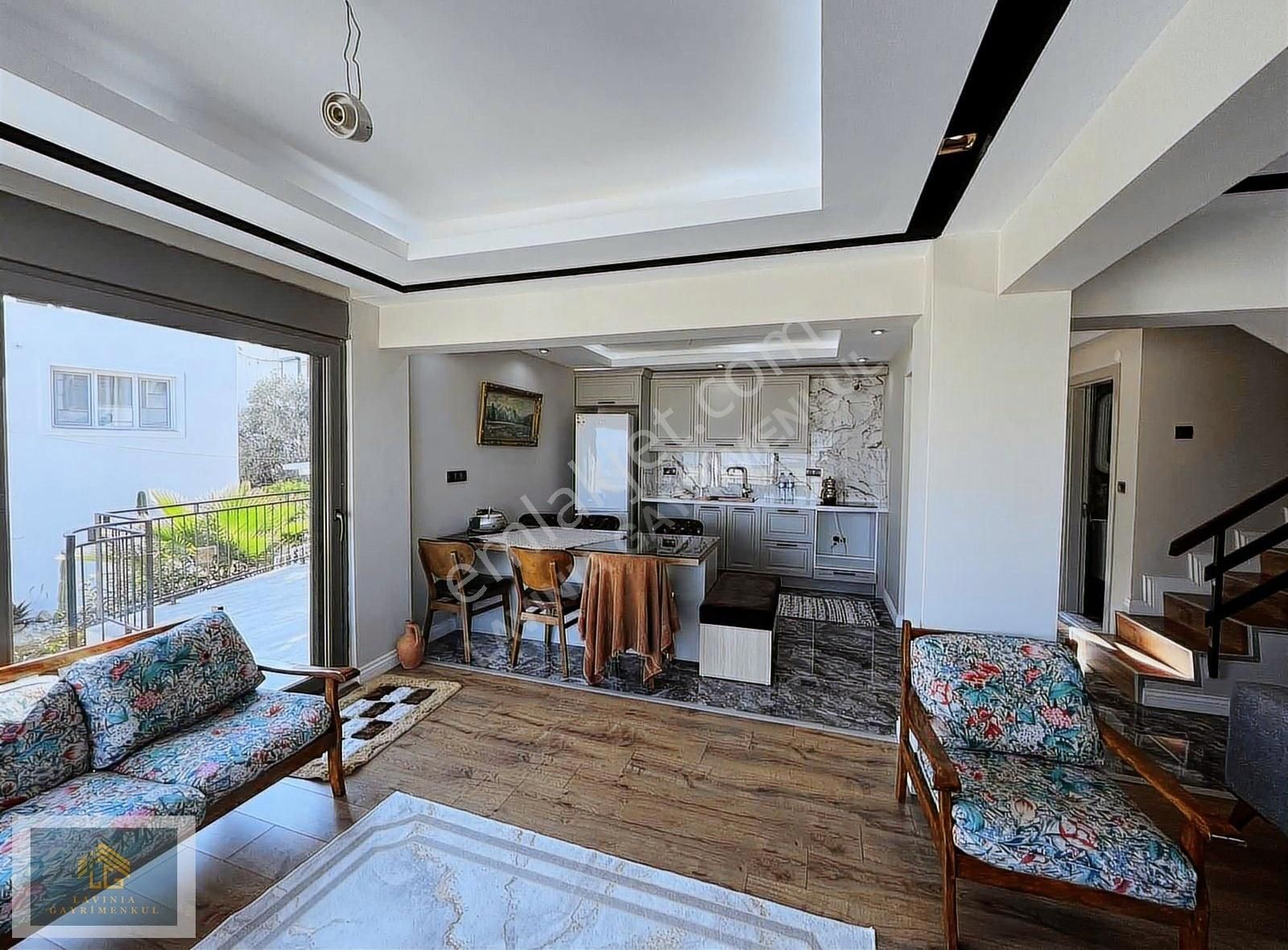 Lavınıa'dan Eska Evlerinde Eşyalı Satılık 3+1 Villa - Görsel 3