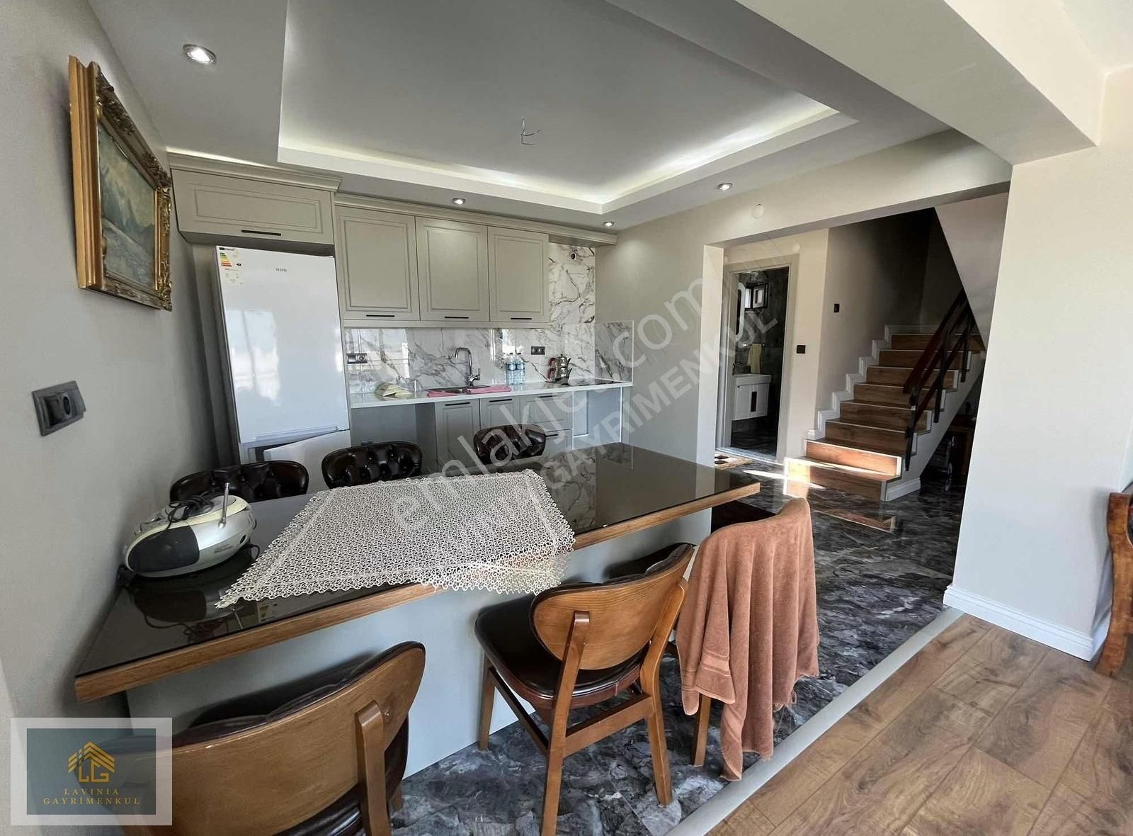 Lavınıa'dan Eska Evlerinde Eşyalı Satılık 3+1 Villa - Görsel 17