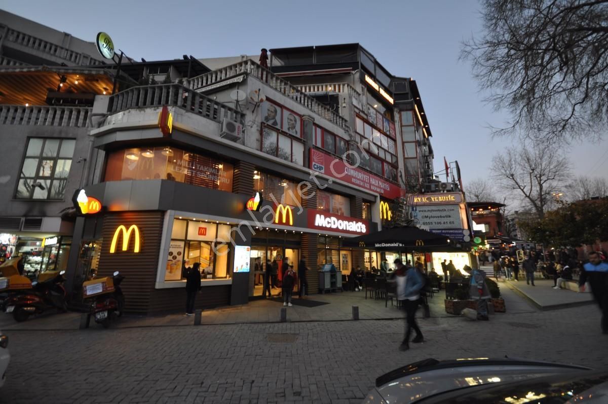 Beşiktaş In En Prestijli Avm Sinde Kiralık Dükkan