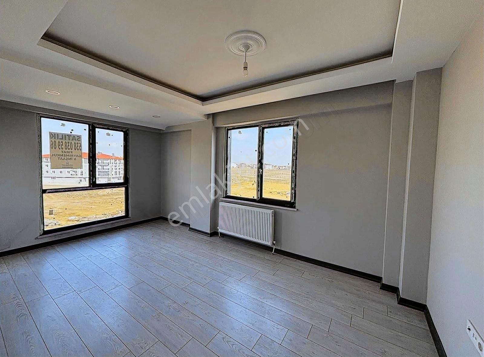Hatipte İskanlı Satılık Arakat 2+1 75 M2 Daire