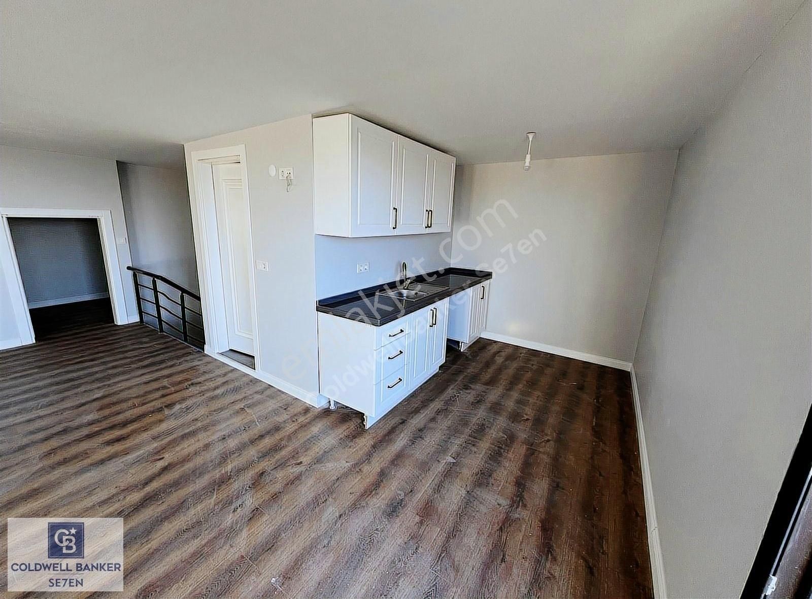 Selimpaşa'da Deniz Kenarında 5+2 Lüks Sıfır Villa - Görsel 18