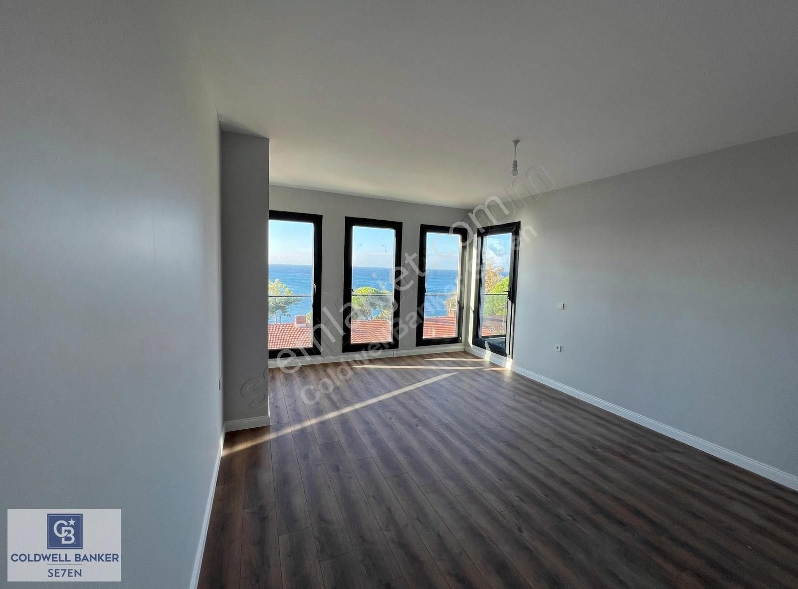 Selimpaşa'da Deniz Kenarında 5+2 Lüks Sıfır Villa - Görsel 6