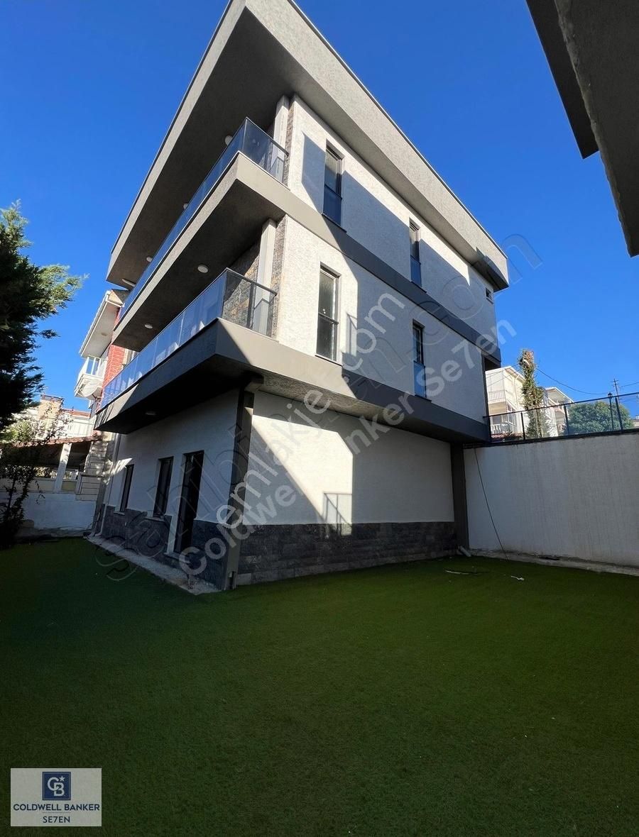 Selimpaşa'da Deniz Kenarında 5+2 Lüks Sıfır Villa - Görsel 19