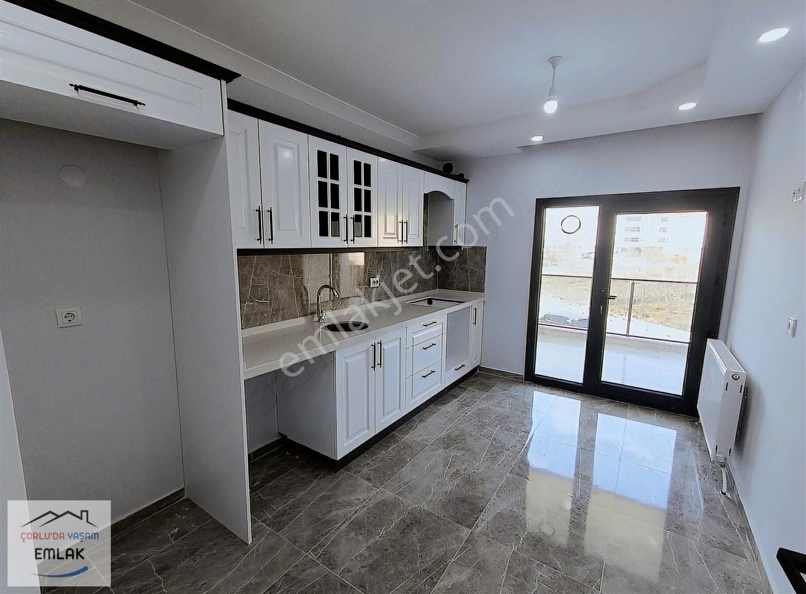Hatiplerde Site İçerisinde ,güvenlikli Satılık Lüks 3+1 Daire