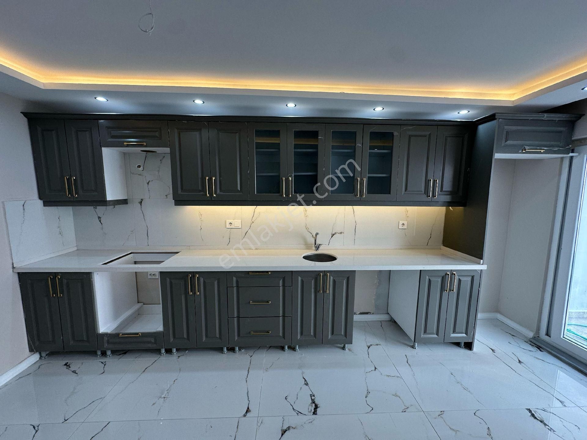 Asil Emlak'tan Alaybey'de 3+1 135 M² Bahçeli Satılık Fırsat Daire