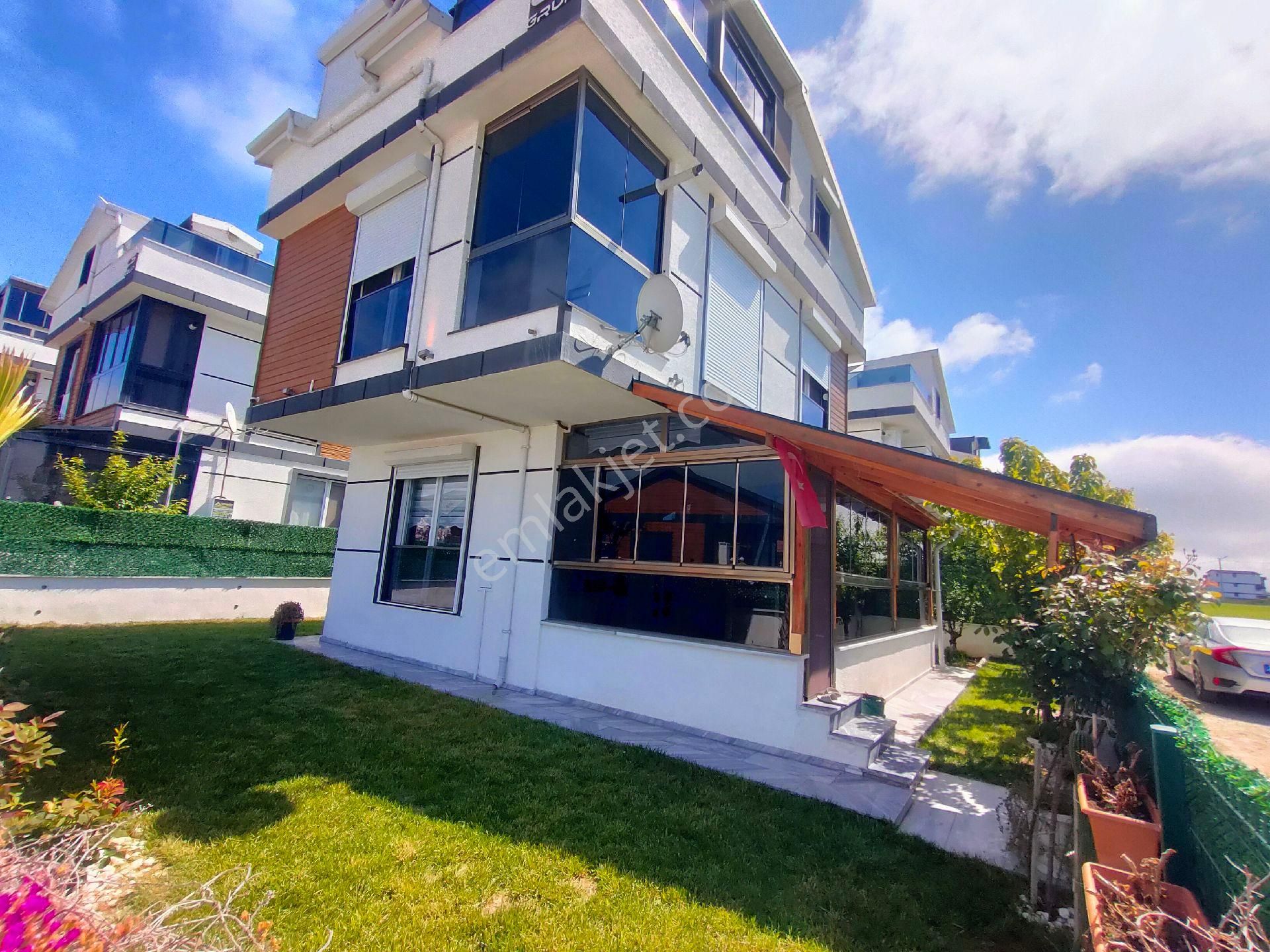 Kartallar'dan Merkezde Köşe Başı Full Yapılı Kapalı Veranda Cam Balkon Ve Dahası