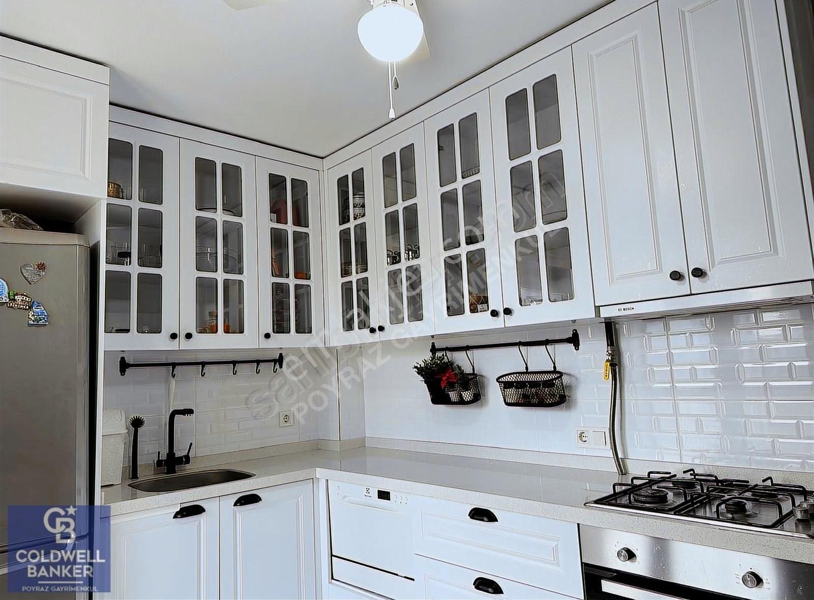 Menderes Coldwell Banker Poyraz'dan Merkezi Konumda Daire..