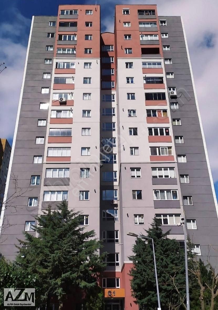 Azmir'den Satılık 4+1 1999 Yapımı Daire
