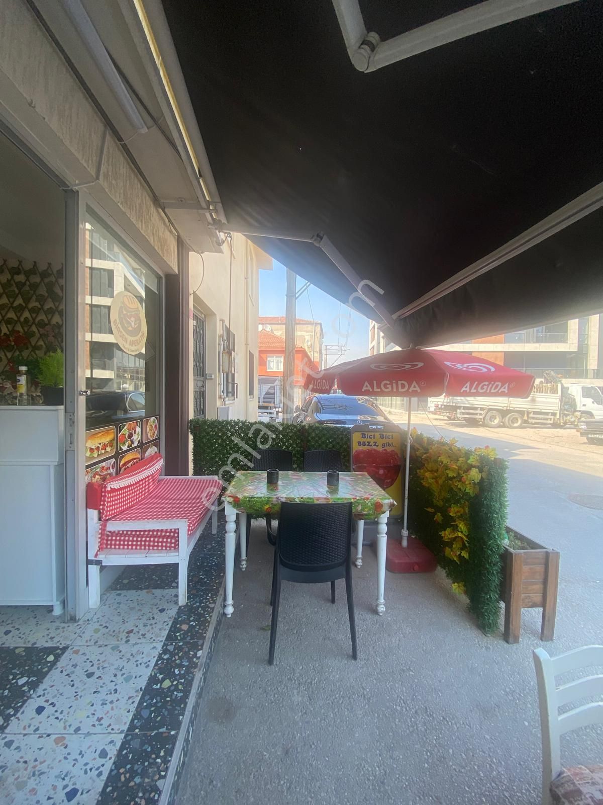 Bursa Nilüfer Beşevler Mahallesi Yıldırım Caddesinde Satılık Kafe Büfe