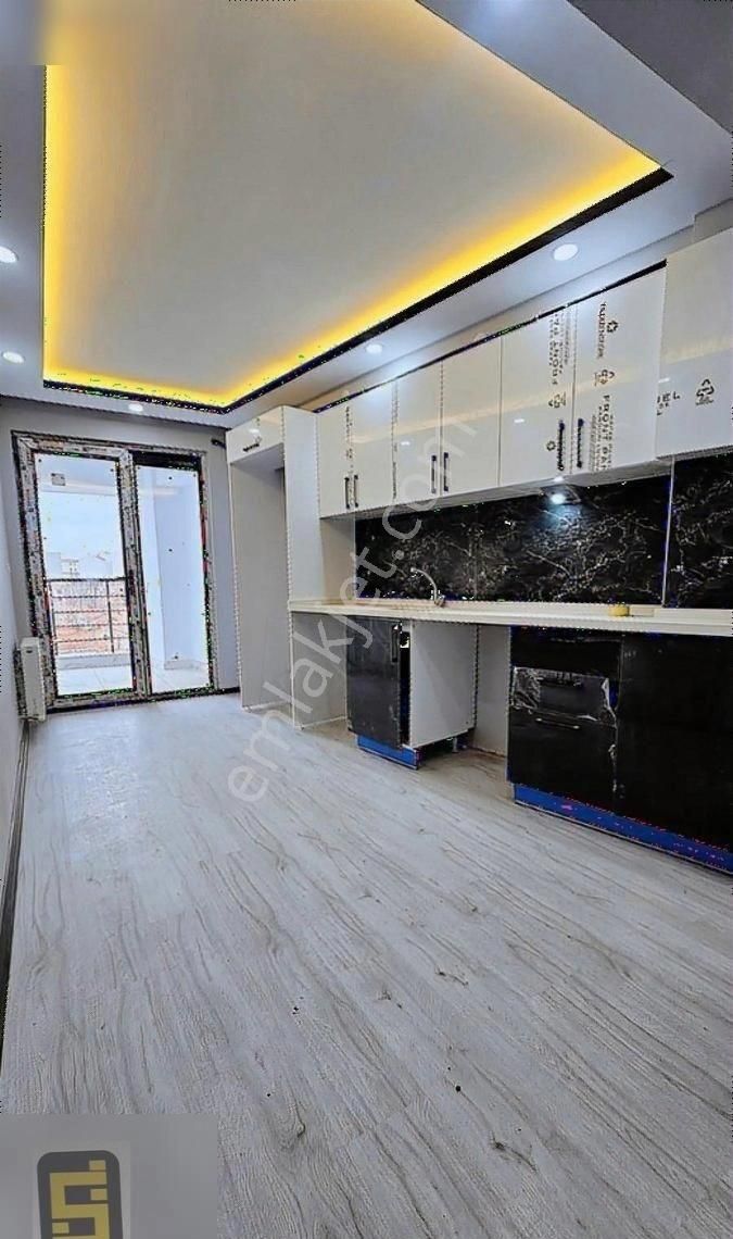 Sünbül Emlak'tan Asansörlü İskanlı Derman Caddesi Yanı 3+1