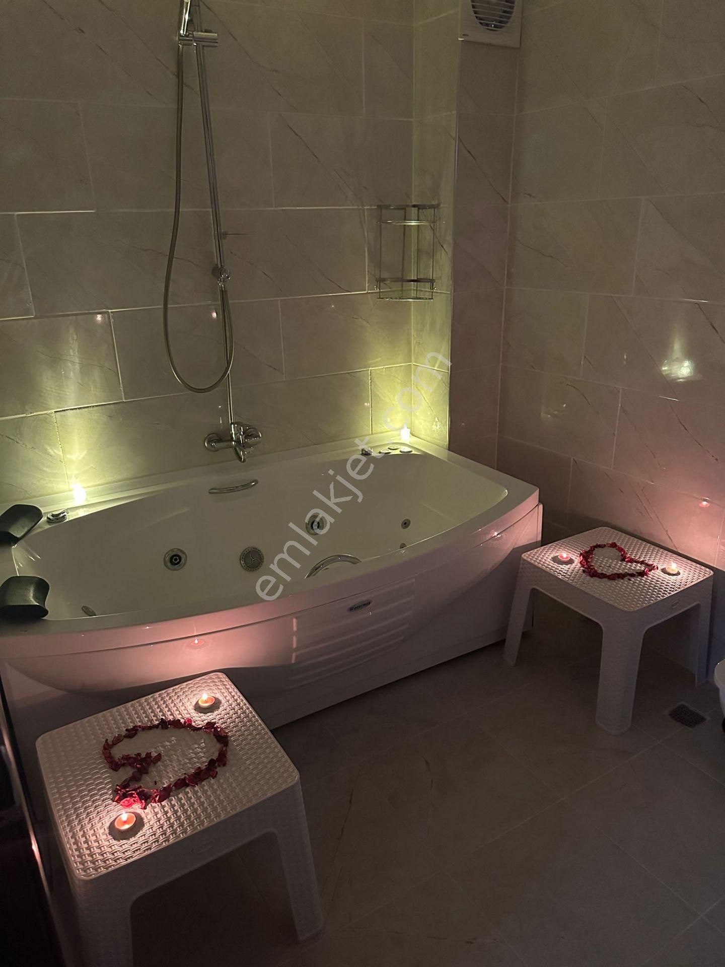 Topkapı Jakuzili 2+1 Günlük Kiralık Daire