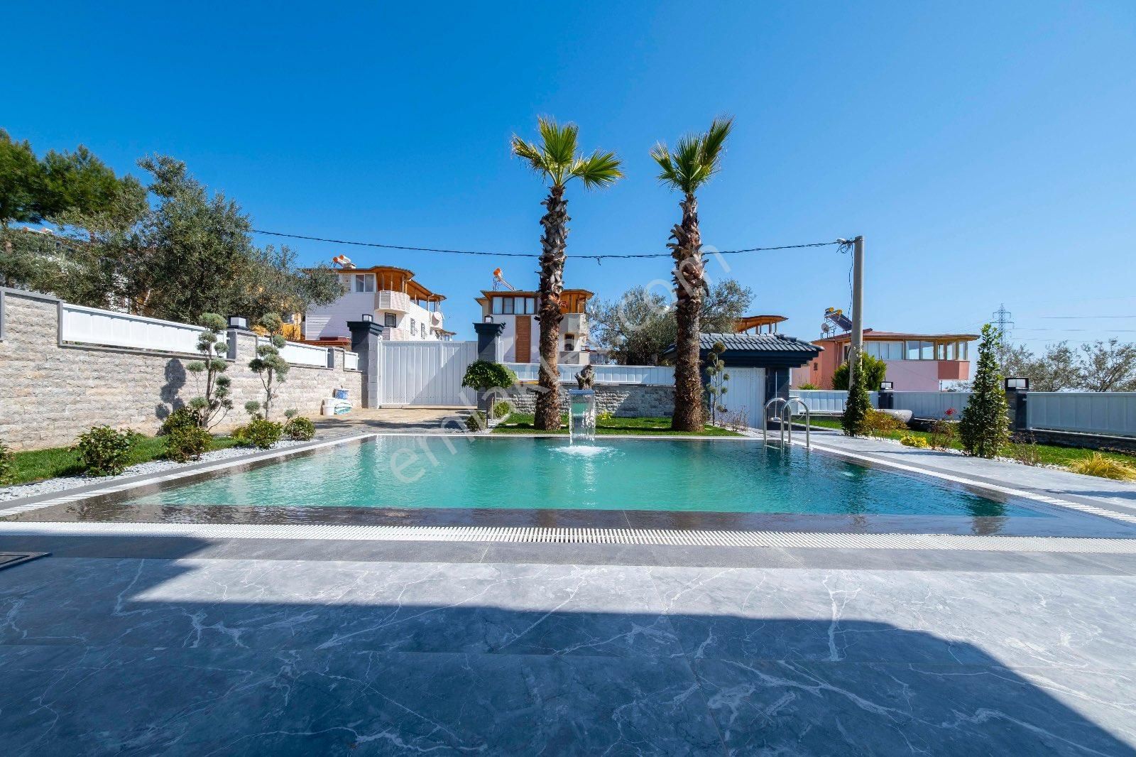 Altınoluk'ta Satılık Özel Yapım Süper Lüks Villa - Görsel 3