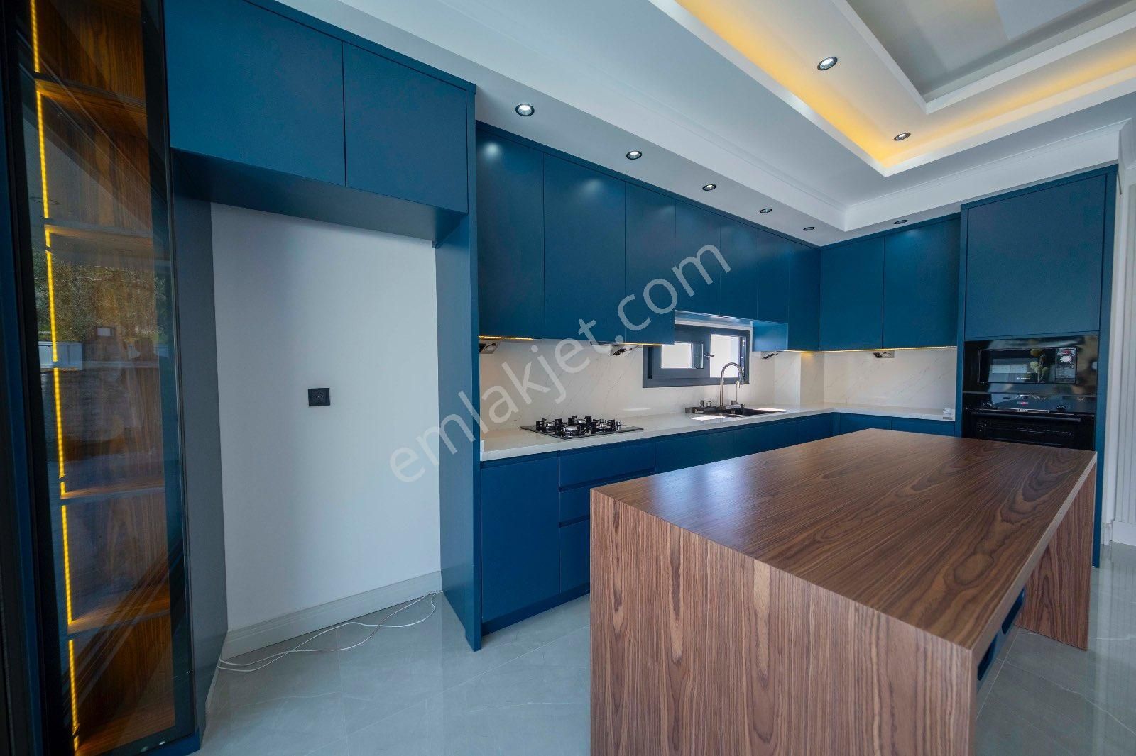 Altınoluk'ta Satılık Özel Yapım Süper Lüks Villa - Görsel 19