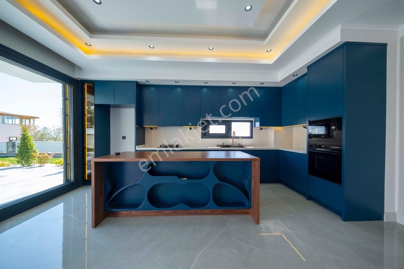 Altınoluk'ta Satılık Özel Yapım Süper Lüks Villa - Görsel 10