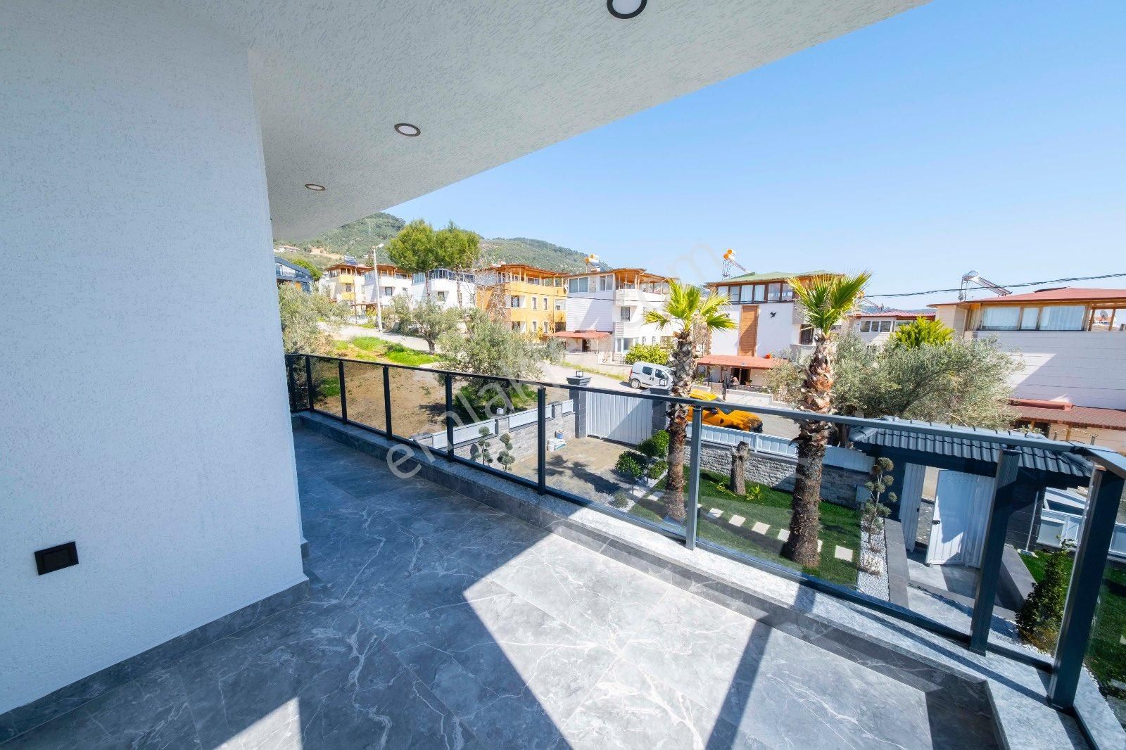 Altınoluk'ta Satılık Özel Yapım Süper Lüks Villa - Görsel 32