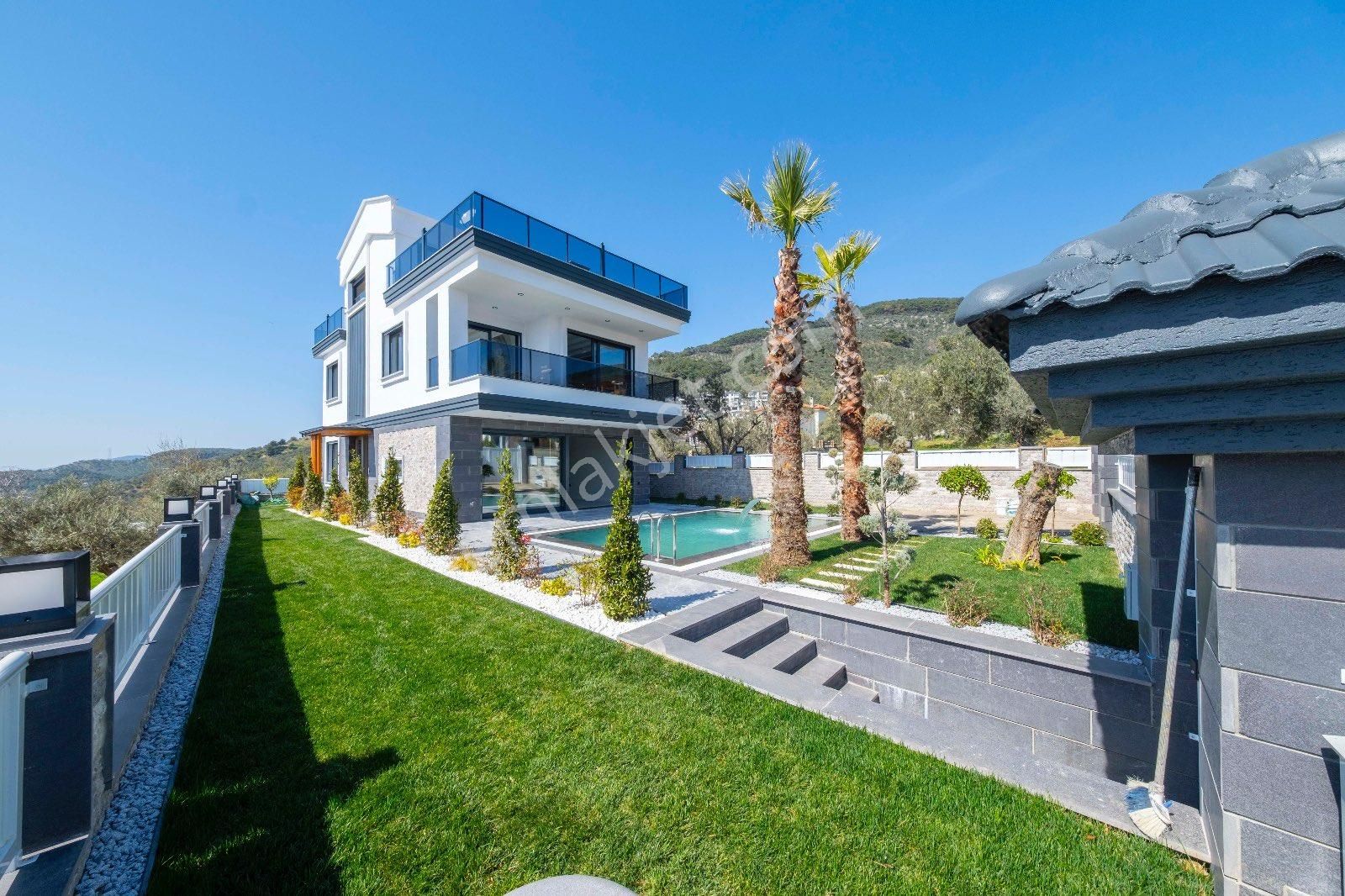 Altınoluk'ta Satılık Özel Yapım Süper Lüks Villa - Görsel 2